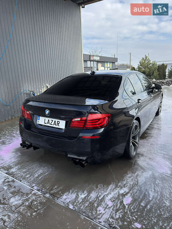 Седан BMW 5 Series 2012 в Хотине