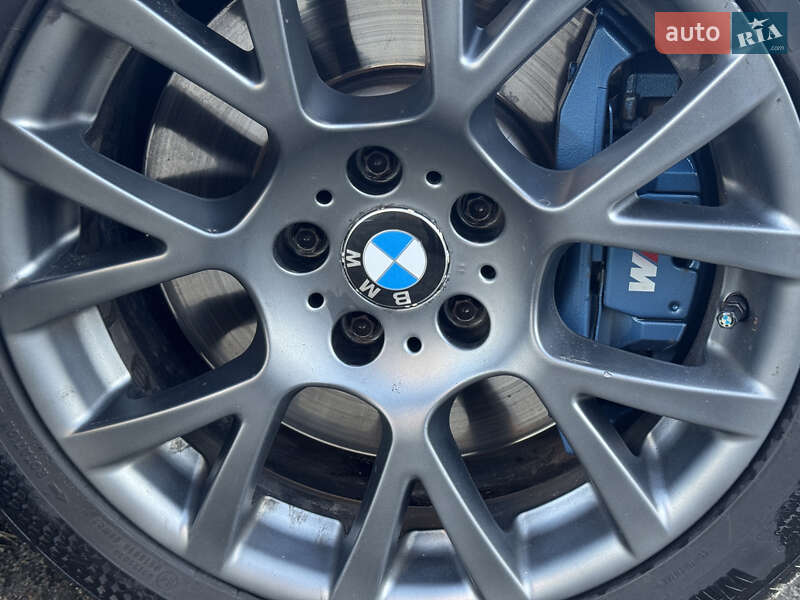 Седан BMW 5 Series 2013 в Остроге