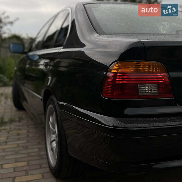 Седан BMW 5 Series 2002 в Харькове