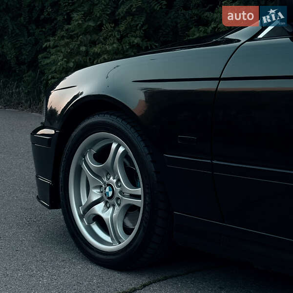 Седан BMW 5 Series 2002 в Харькове