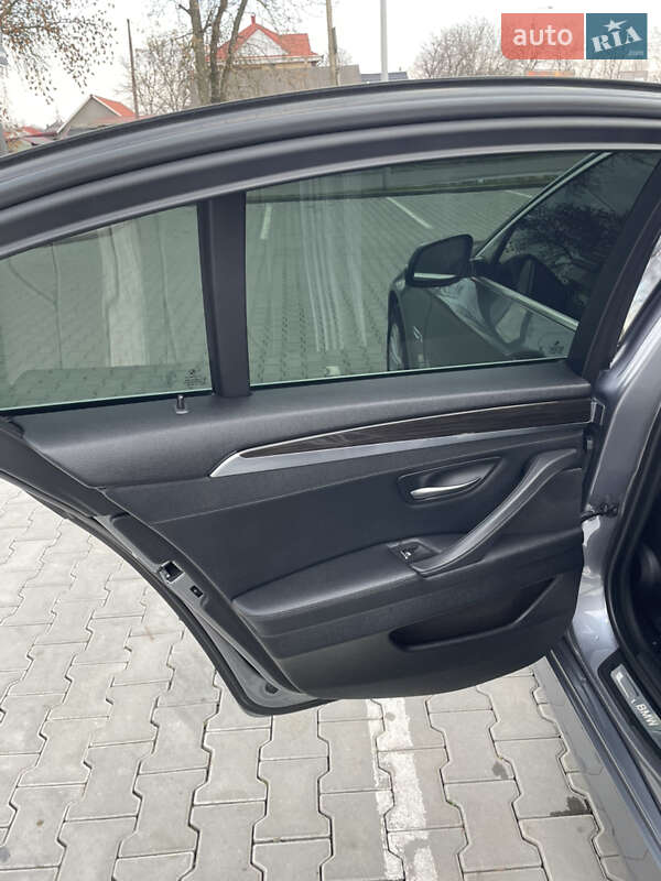 Седан BMW 5 Series 2014 в Черновцах