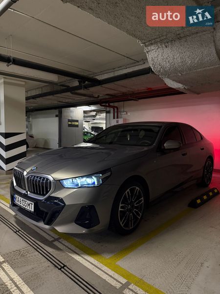 Седан BMW 5 Series 2023 в Киеве
