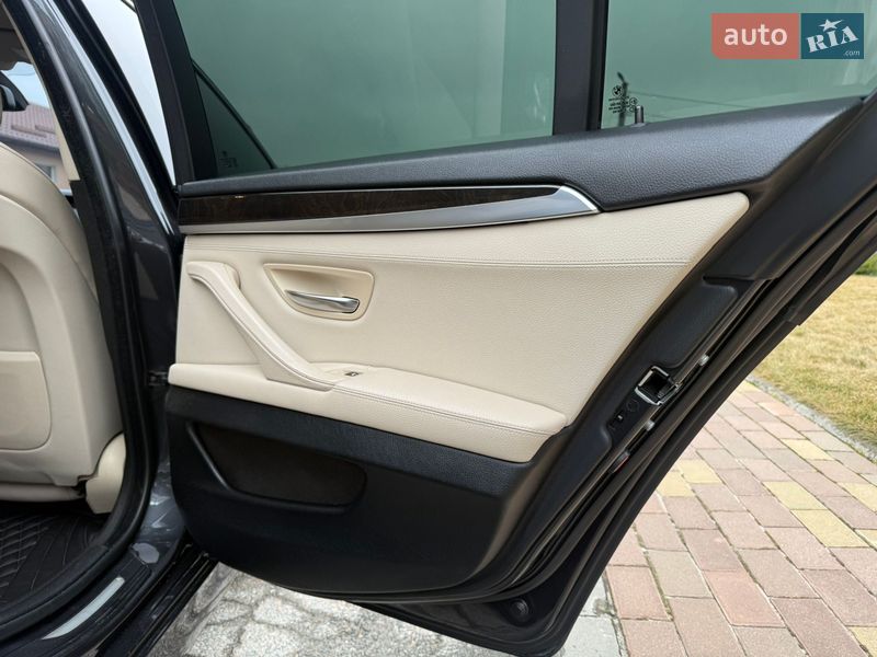 Седан BMW 5 Series 2012 в Днепре
