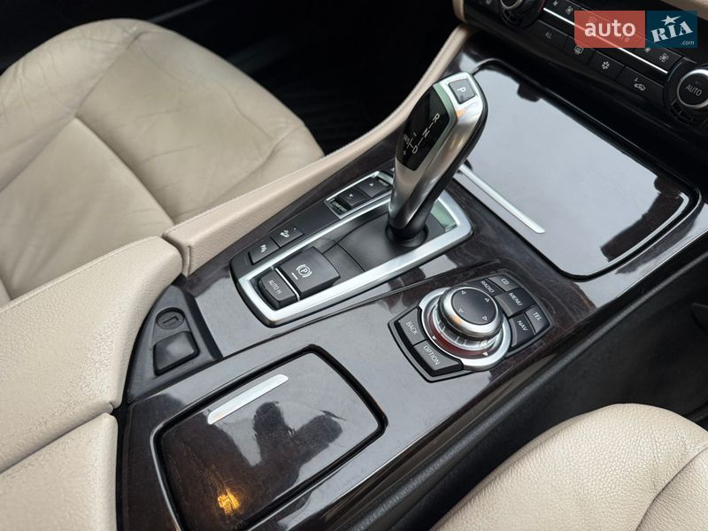 Седан BMW 5 Series 2012 в Днепре