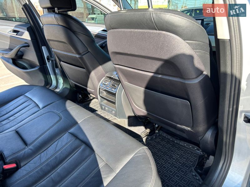 Седан BMW 5 Series 2017 в Хмельницком