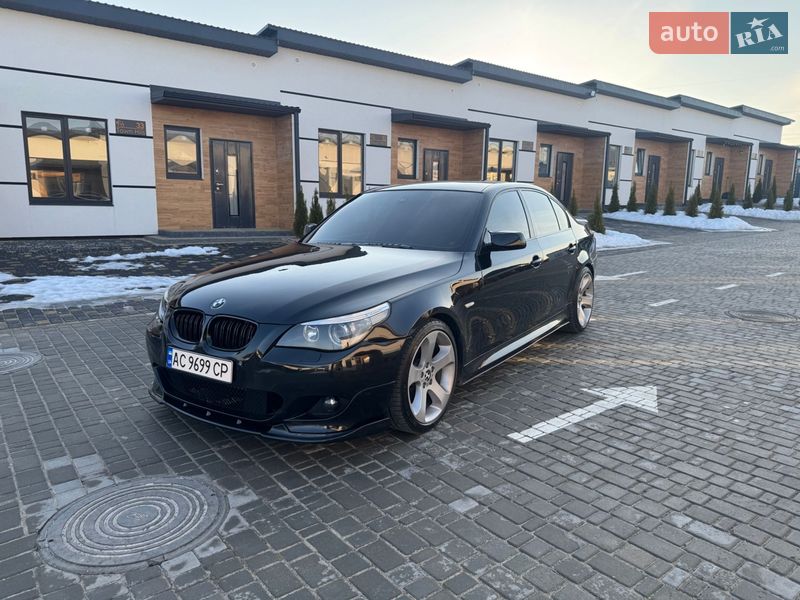 Седан BMW 5 Series 2005 в Вараше