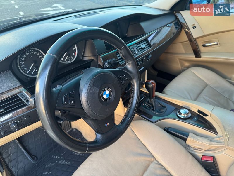 Седан BMW 5 Series 2005 в Вараше