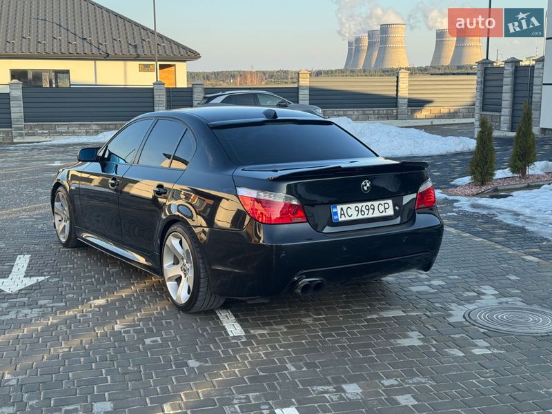 Седан BMW 5 Series 2005 в Вараше