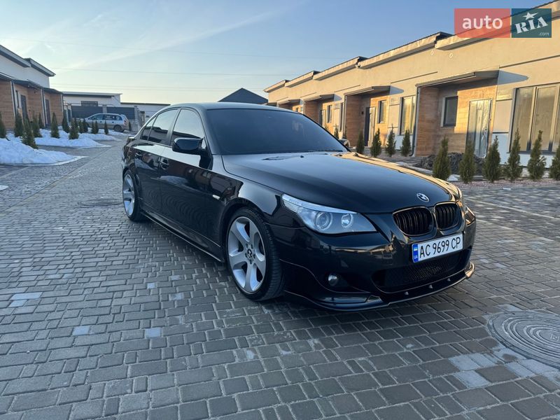 Седан BMW 5 Series 2005 в Вараше
