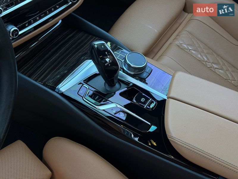 Седан BMW 5 Series 2022 в Черновцах