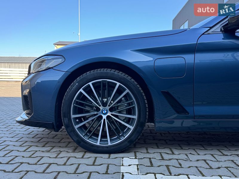Седан BMW 5 Series 2022 в Черновцах