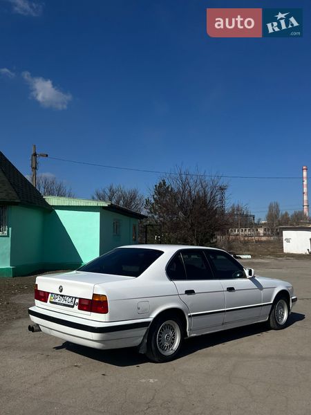 Седан BMW 5 Series 1988 в Запорожье