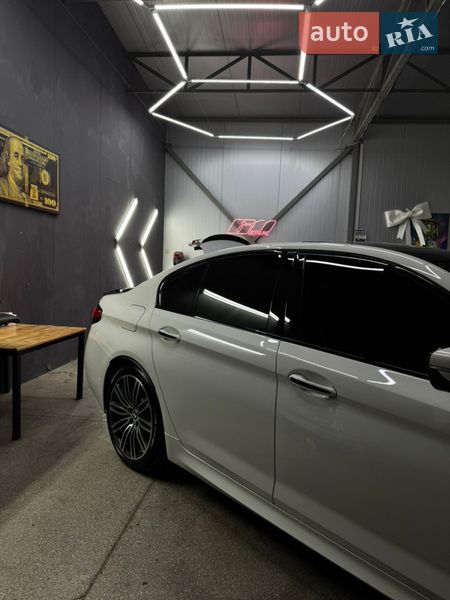 Седан BMW 5 Series 2018 в Черновцах
