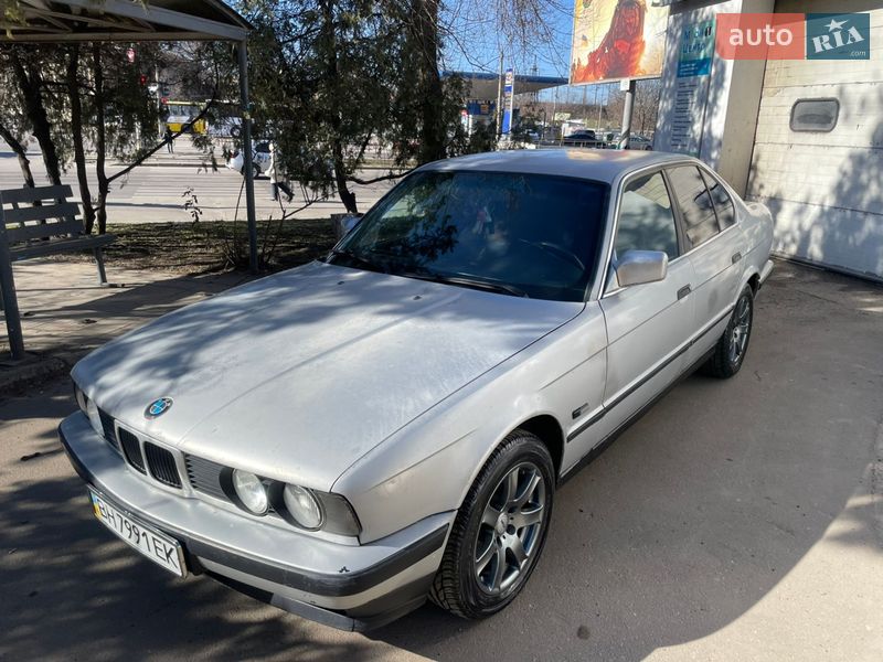 Седан BMW 5 Series 1990 в Одессе
