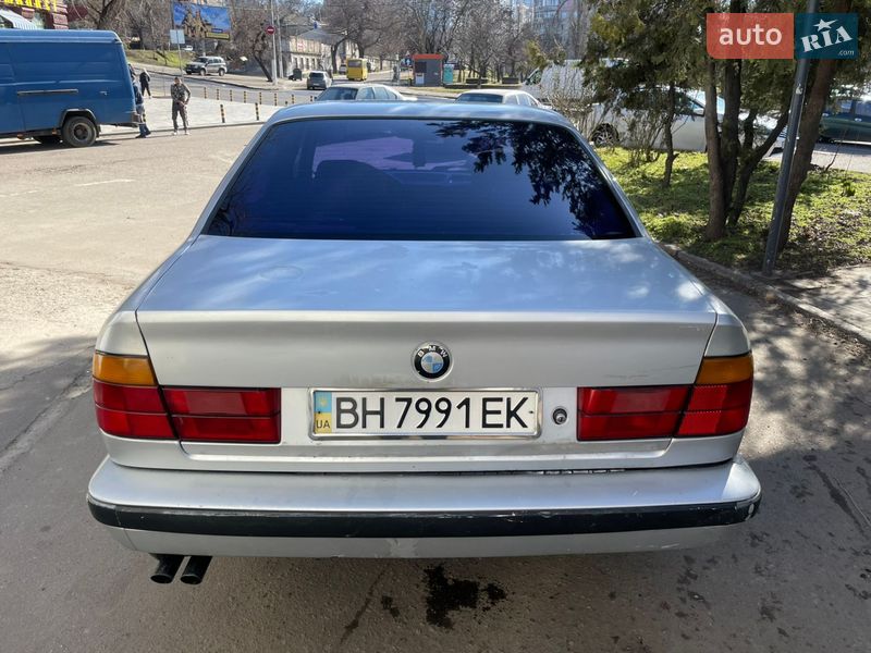 Седан BMW 5 Series 1990 в Одессе