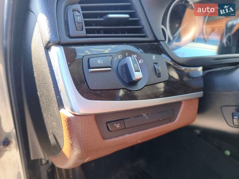 Седан BMW 5 Series 2015 в Сквире