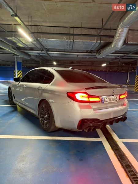 Седан BMW 5 Series 2018 в Нововолынске