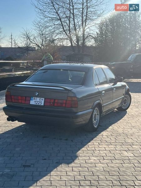 Седан BMW 5 Series 1988 в Івано-Франківську