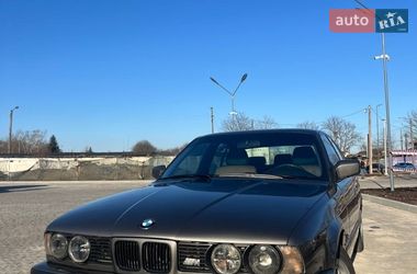 Седан BMW 5 Series 1988 в Ивано-Франковске