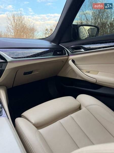 Седан BMW 5 Series 2017 в Львове