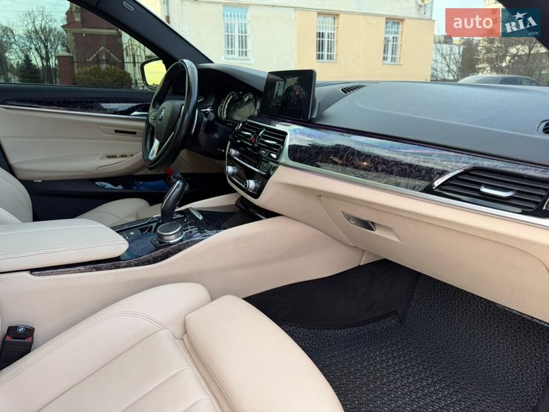 Седан BMW 5 Series 2017 в Львове