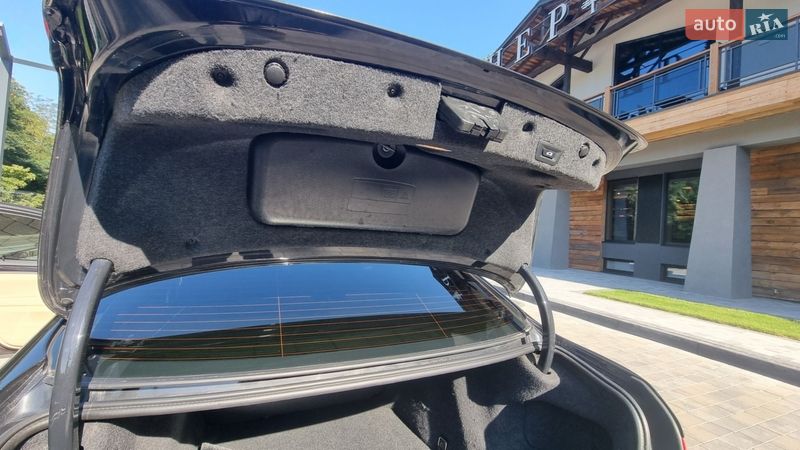 Седан BMW 5 Series 2015 в Львове