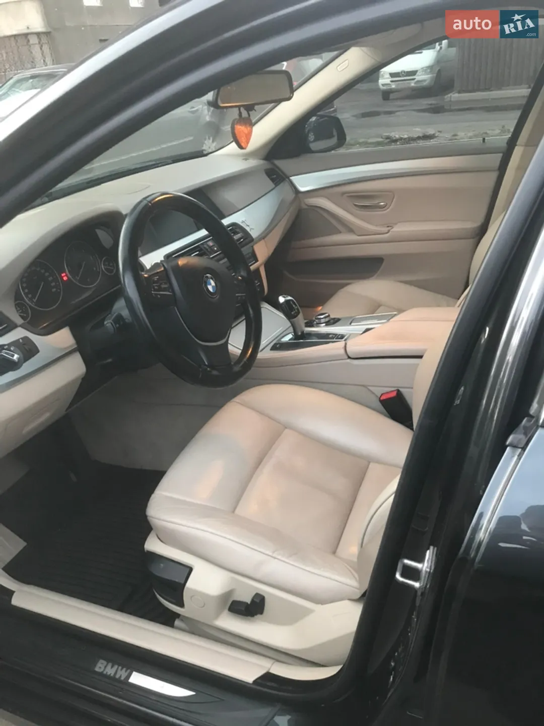 2011 BMW 5er - мініатюра 10