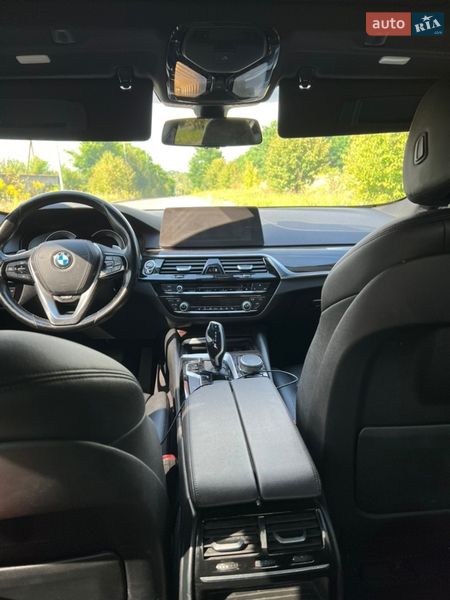 Седан BMW 5 Series 2019 в Львове