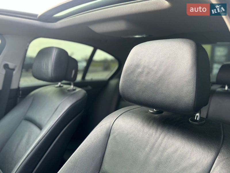 Седан BMW 5 Series 2013 в Ужгороде