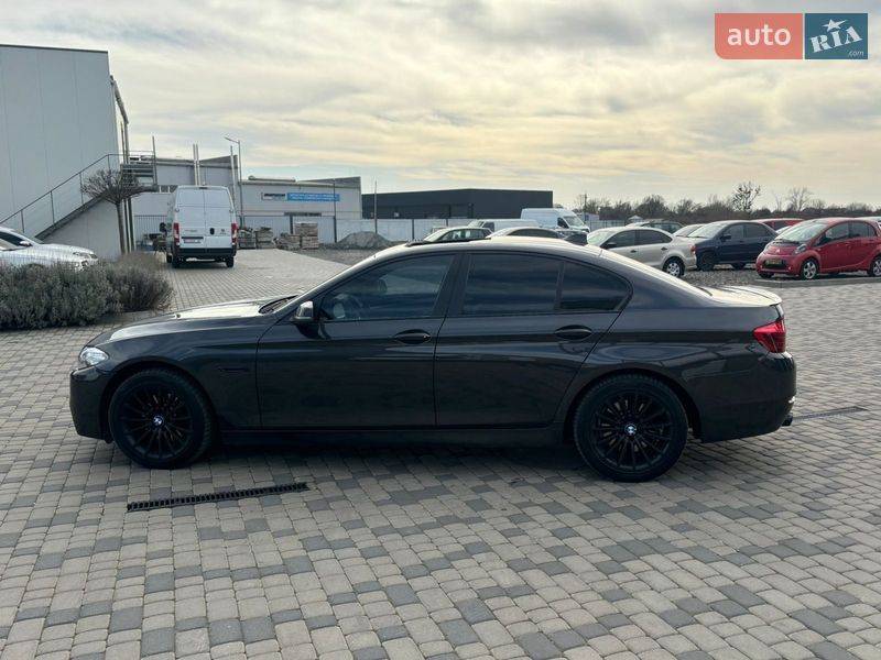 Седан BMW 5 Series 2013 в Ужгороде
