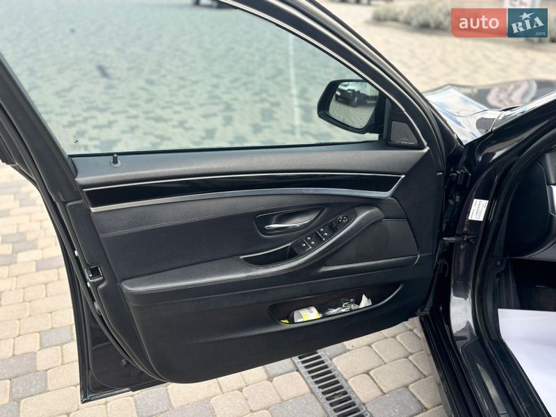 Седан BMW 5 Series 2013 в Ужгороде