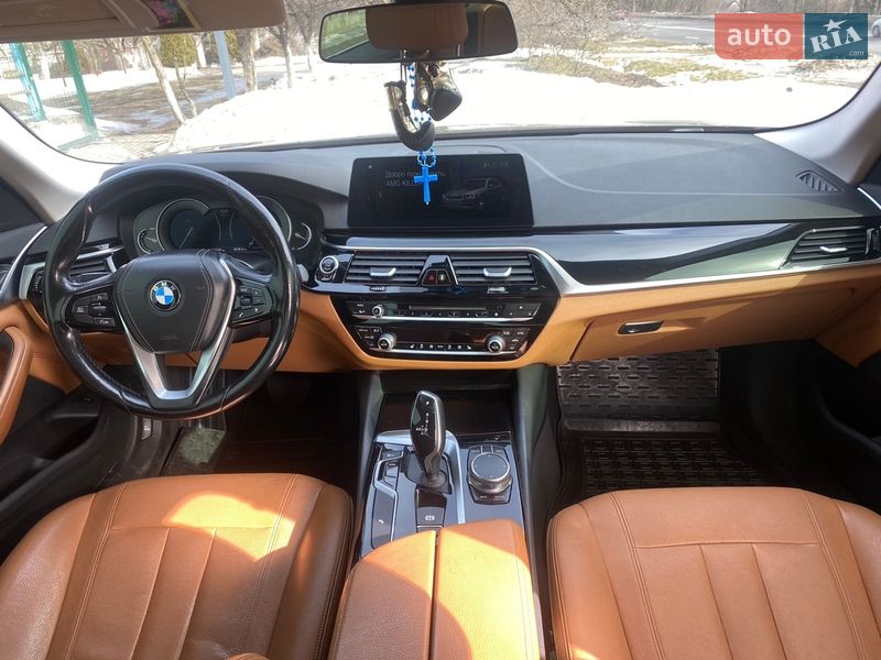 Седан BMW 5 Series 2017 в Ровно