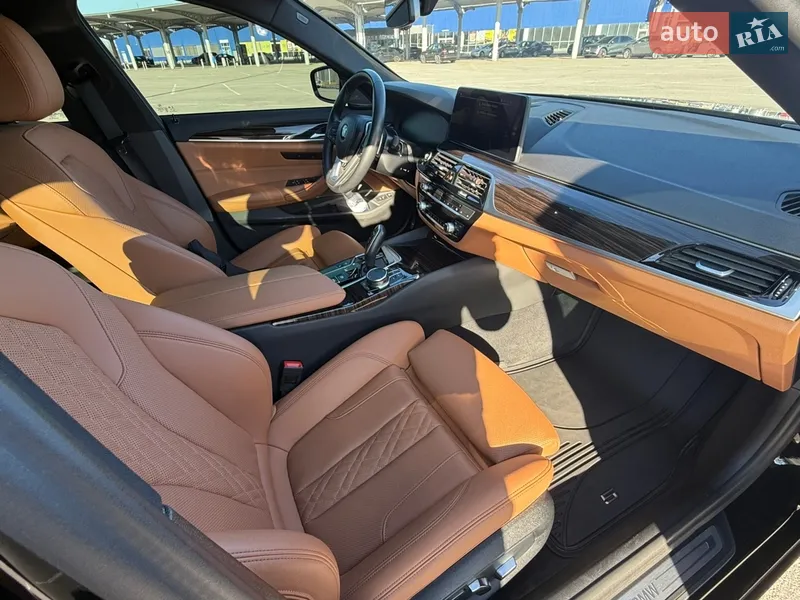 BMW 5 Series 2022 VIN WBA33AG08PCM13631 фото оголошення 10 з 60