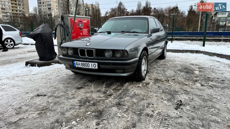 Седан BMW 5 Series 1991 в Киеве
