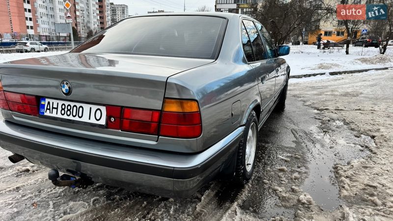 Седан BMW 5 Series 1991 в Киеве