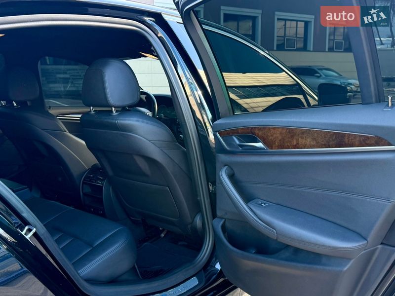 Седан BMW 5 Series 2018 в Киеве