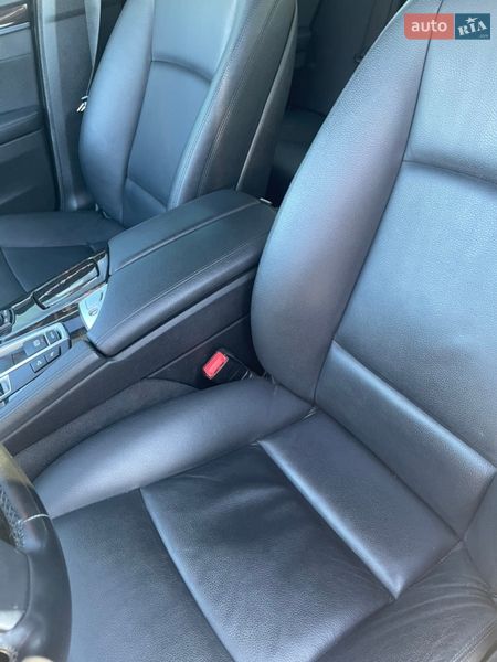 Седан BMW 5 Series 2015 в Городке