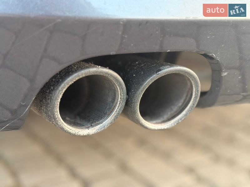 Лифтбек BMW 5 Series 2012 в Черновцах