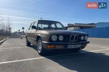 Седан BMW 5 Series 1986 в Старых Петровцах