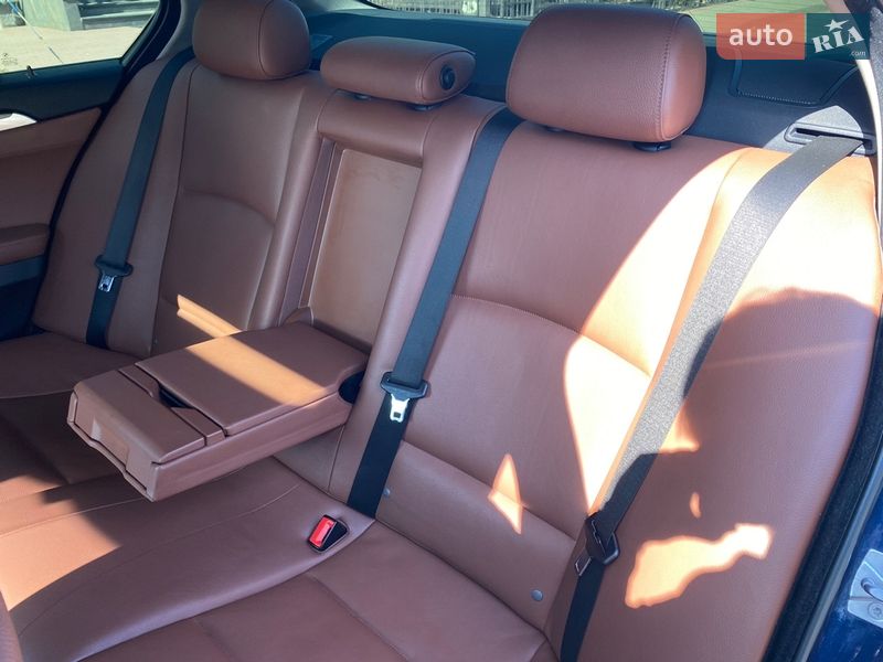 Седан BMW 5 Series 2011 в Стрые