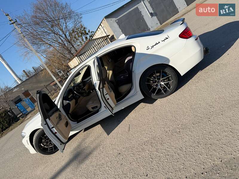 Седан BMW 5 Series 2011 в Звягеле