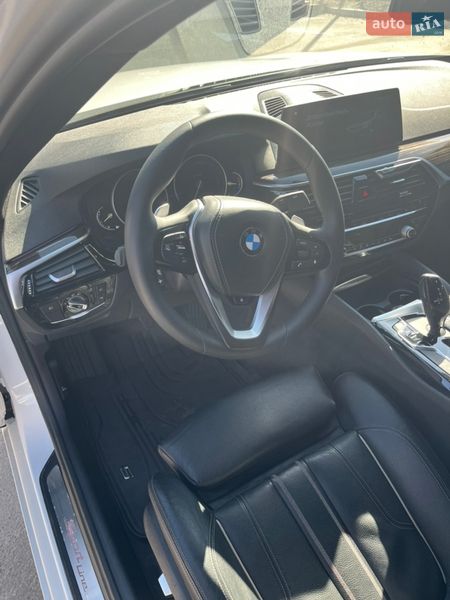 Седан BMW 5 Series 2017 в Киеве