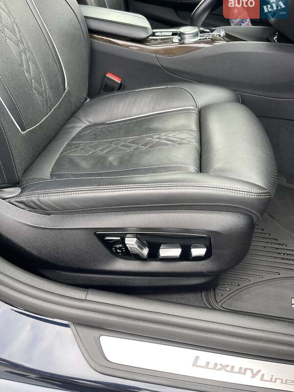 Седан BMW 5 Series 2017 в Николаеве