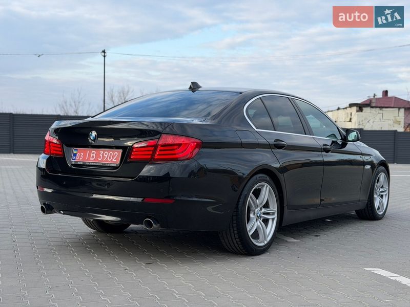 Седан BMW 5 Series 2012 в Дубні