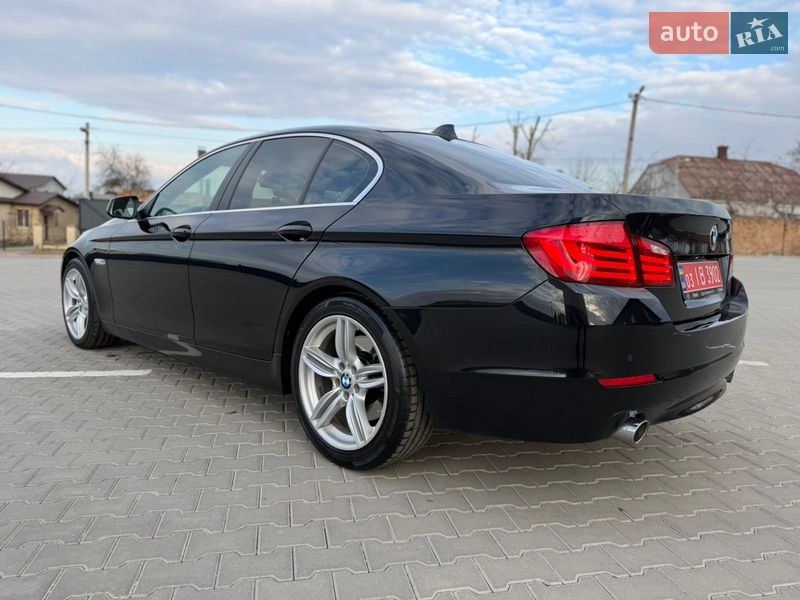 Седан BMW 5 Series 2012 в Дубні