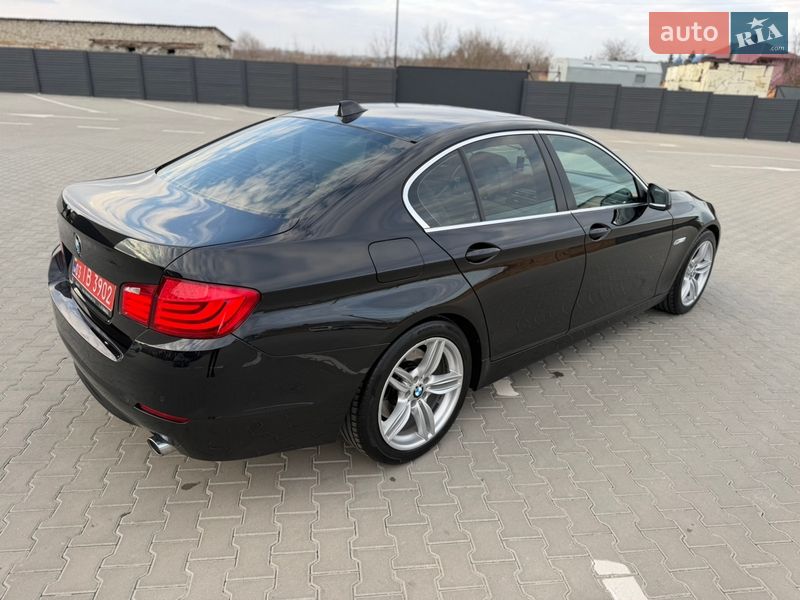 Седан BMW 5 Series 2012 в Дубні