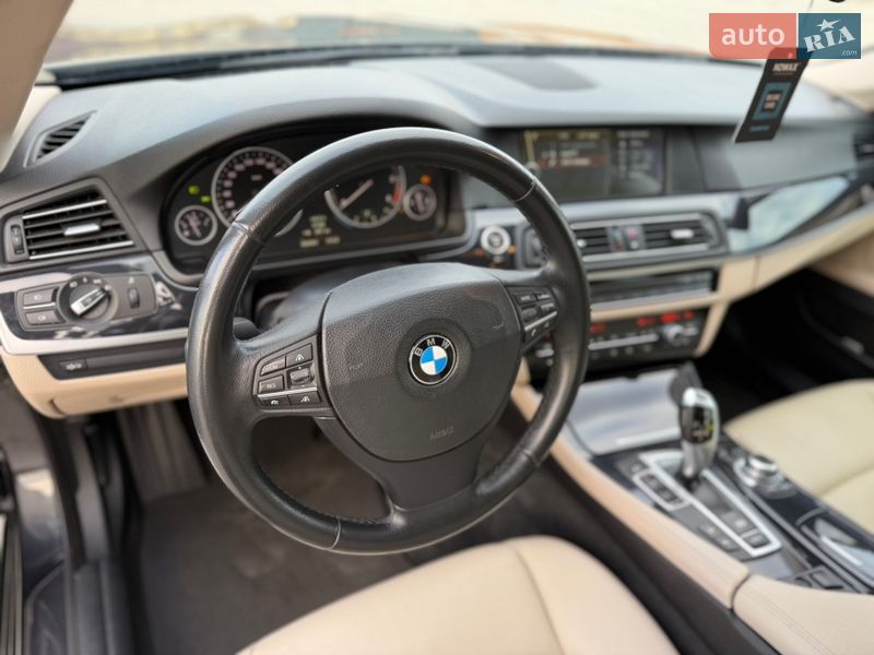Седан BMW 5 Series 2012 в Дубні