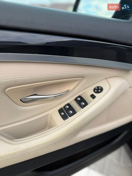 Седан BMW 5 Series 2012 в Дубні