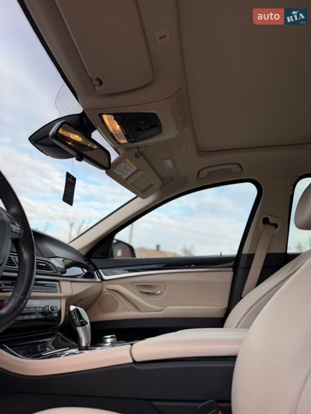 Седан BMW 5 Series 2012 в Дубні