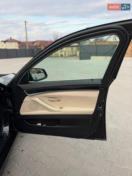 Седан BMW 5 Series 2012 в Дубні